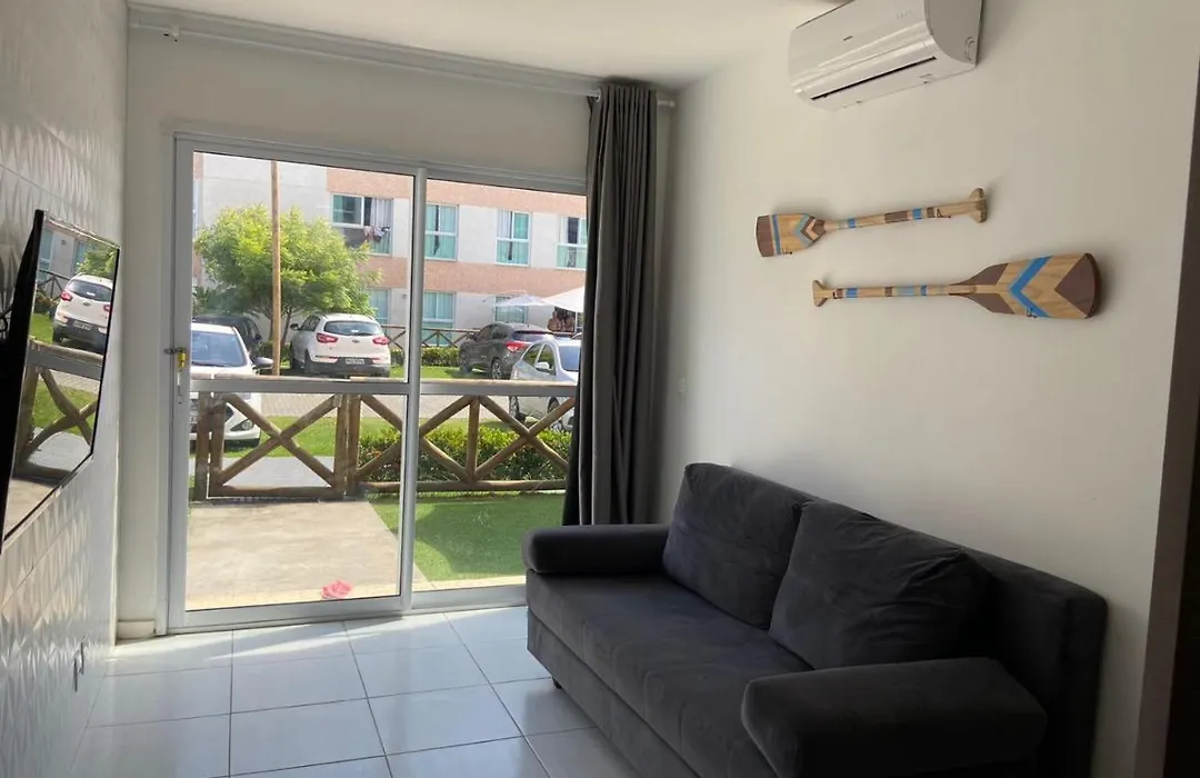 Flat Terreo Muro Alto Condomínio Clube com Sala Reversível para segundo quarto-1